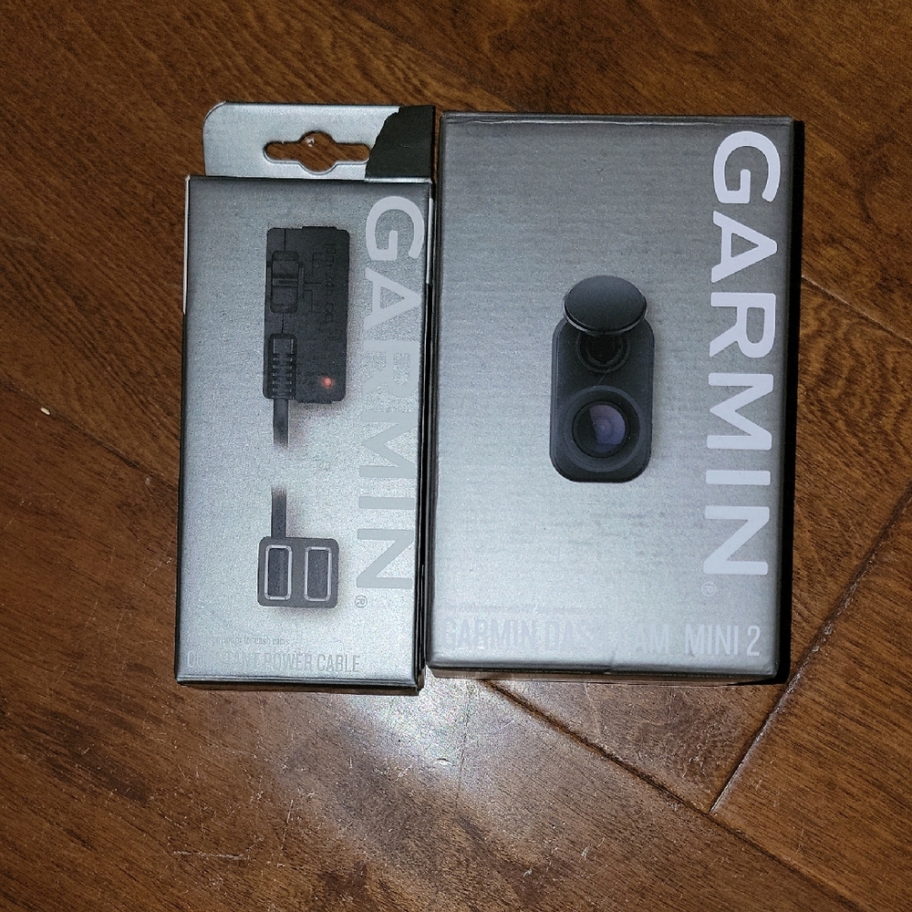 Garmin Dash Cam Mini 2 with Accessories